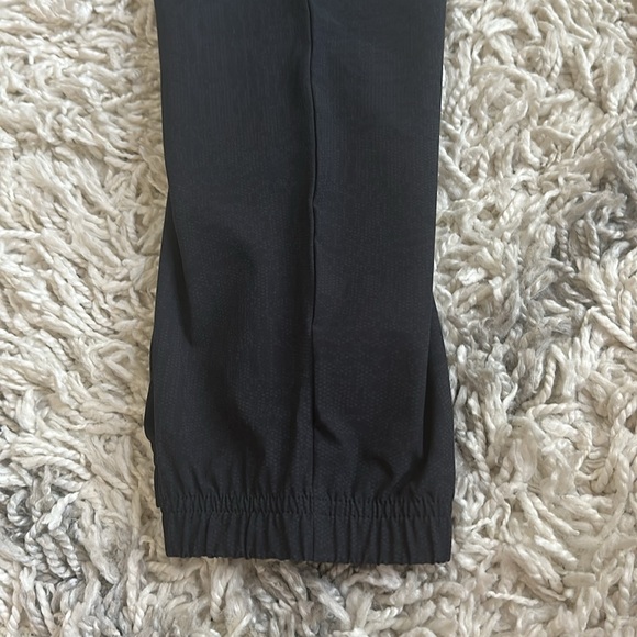 Under Armour Stretch Woven Fitted Tapered Pants Black - Picture 9 of 10